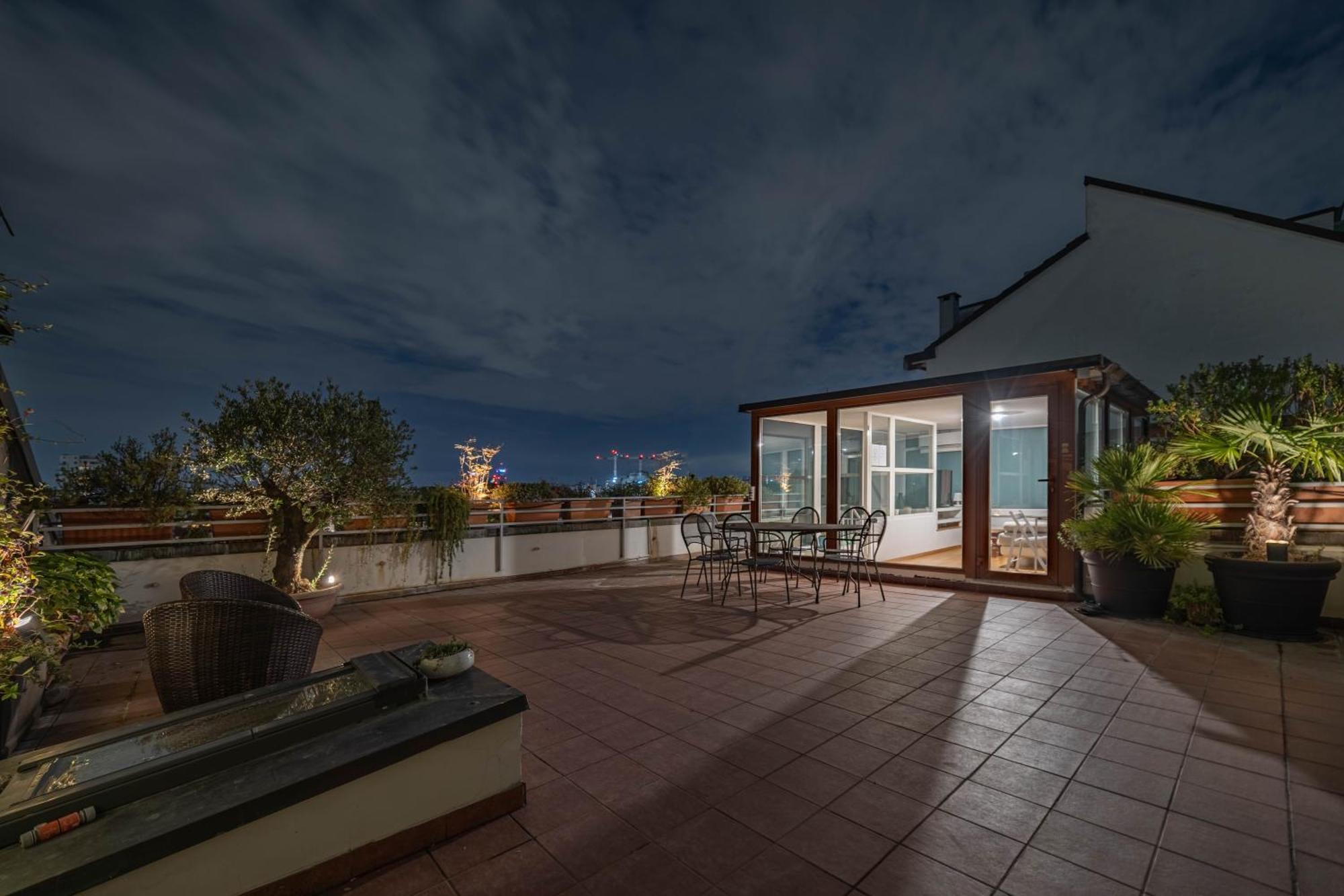 10' Navigli, Penthouse With Panoramic View