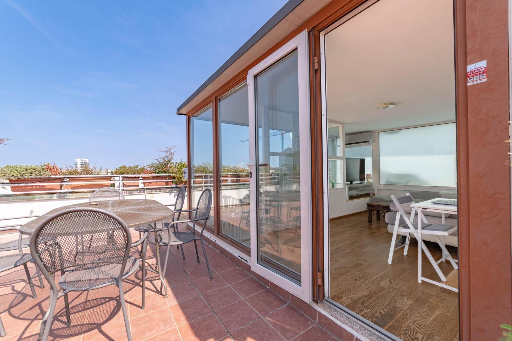Appartement 10' Navigli, Penthouse With Panoramic View