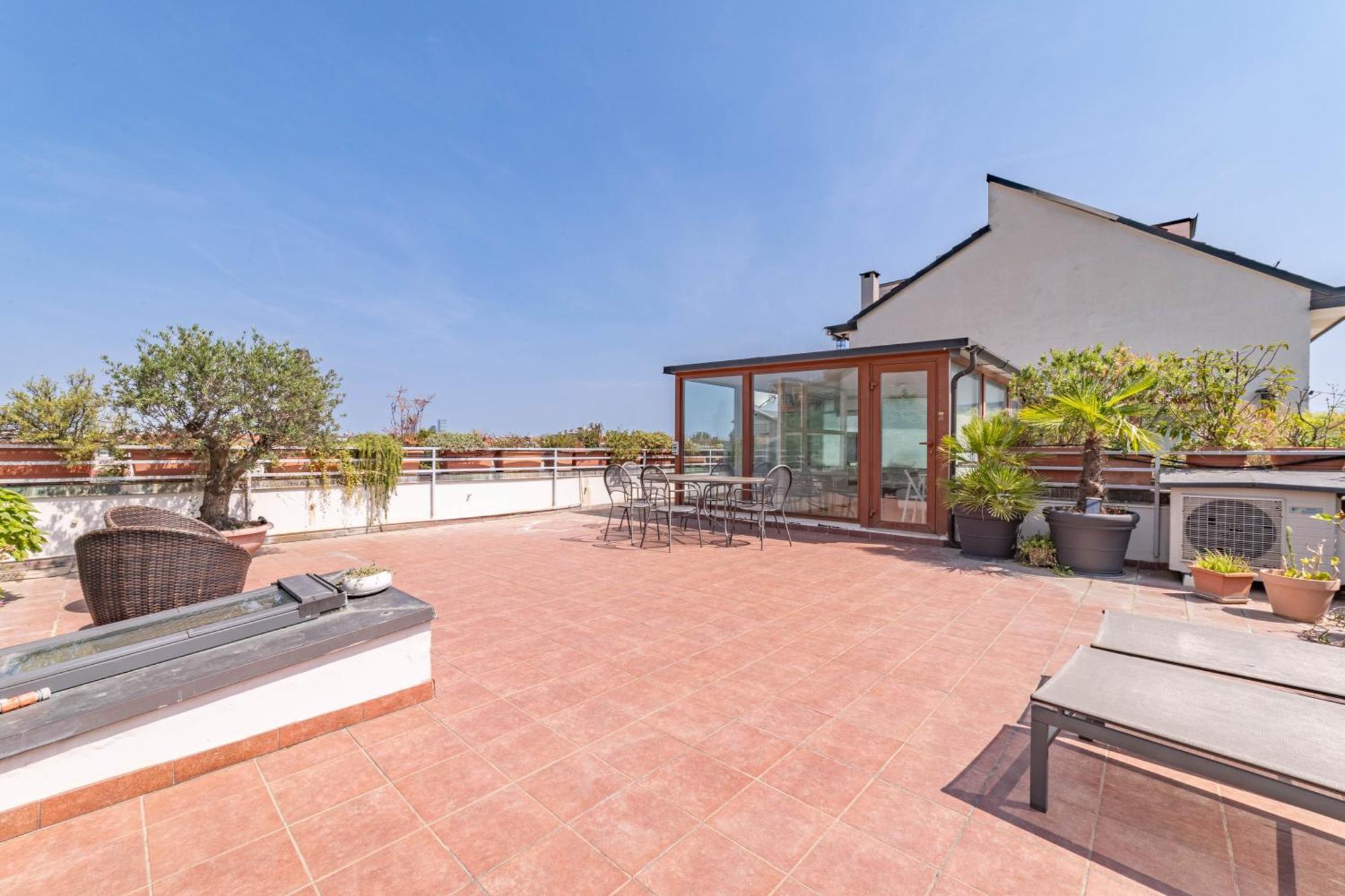 Appartement 10' Navigli, Penthouse With Panoramic View *